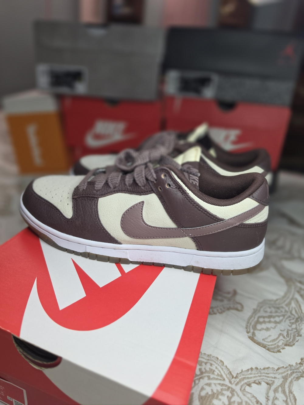 Women's Nike Dunks Brown/Cream | Size Women's 8.5 - Picture 3 of 6